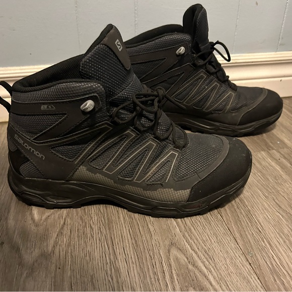 Salomon Men’s Hiking Boots - Picture 2 of 3